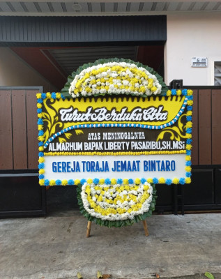 Papan Bunga Duka di Gunung Sitember
